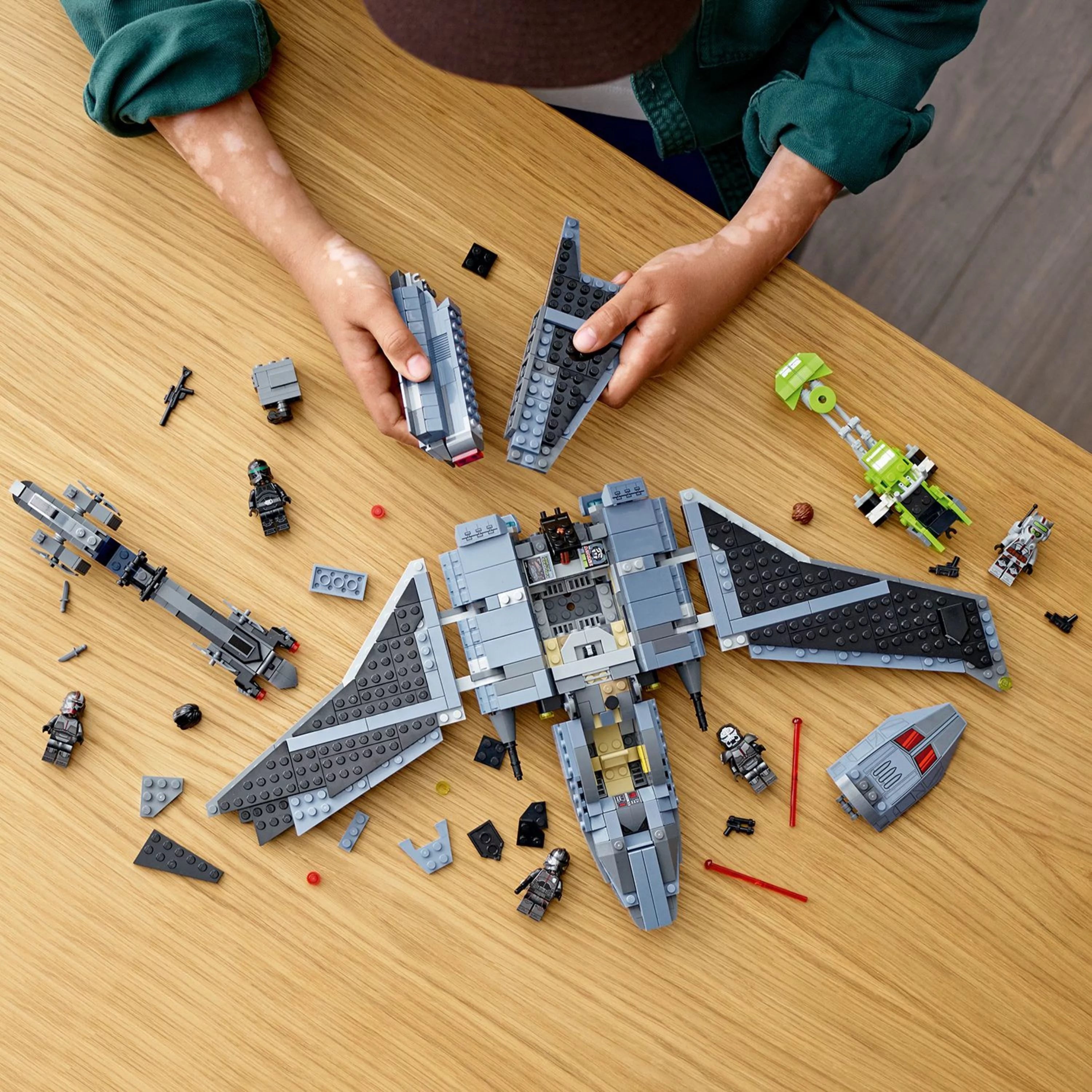 Star Wars The Bad Batch Attack Shuttle Building Toy Set G627314