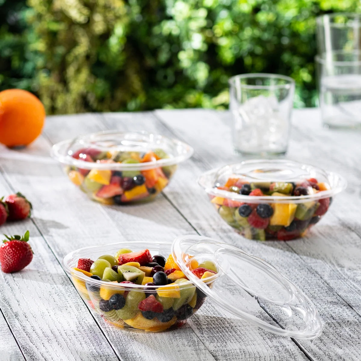 24 oz Disposable Salad Bowls with Lids, 50-Pack Z953109