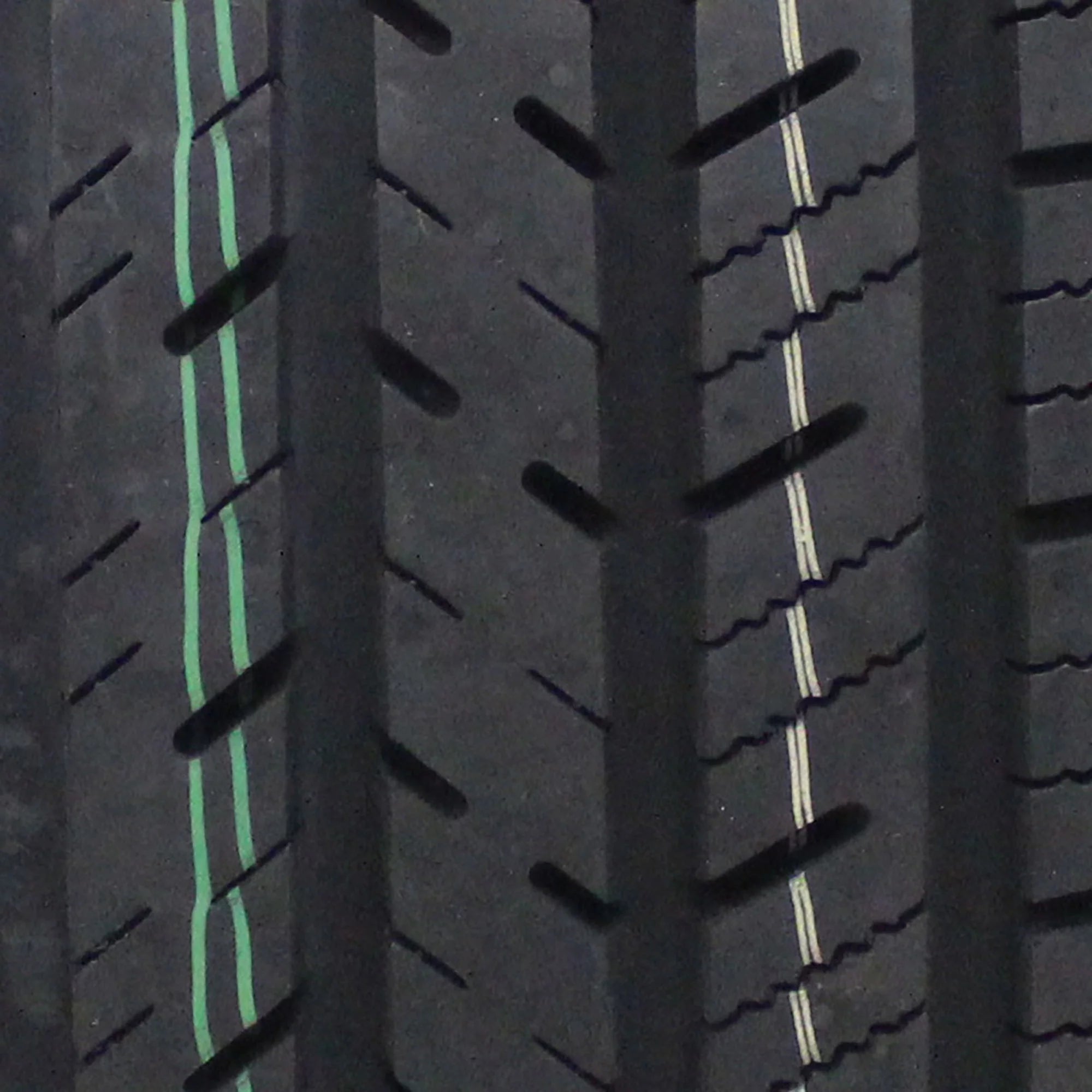 235/55R17 99W UHP Tire L555075