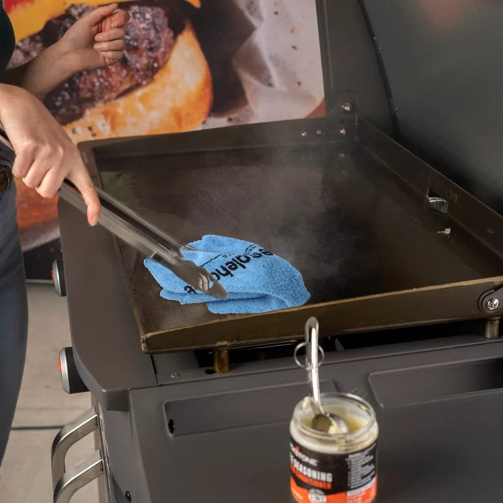 28 Inch 3-Burner Outdoor Flat Top Grill with Hood and Seasoning T8216